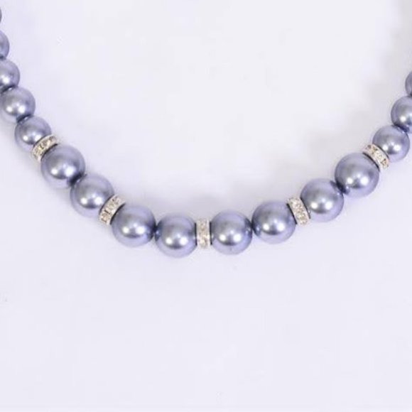 NWT Gray Pearl & Crystal Necklace Set + Earrings - Picture 3 of 4